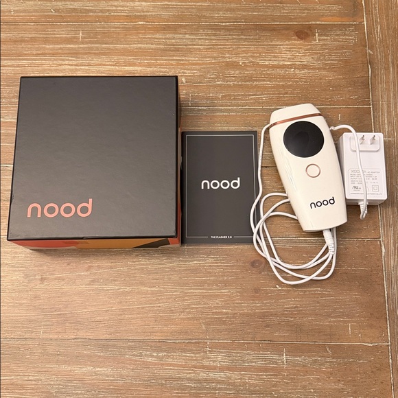 Nood Hair Removal Device in White The Flasher 2.0